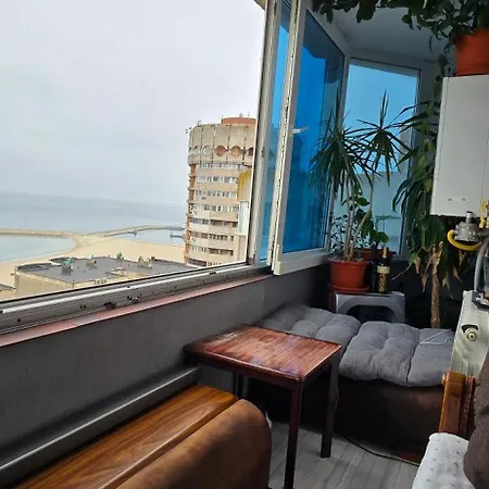 Pe Malul Marii Constanţa